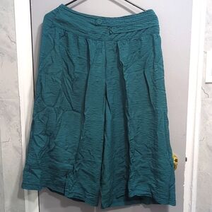 Above ankle length wide legged pants